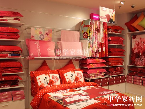 曼卡蕾的“快時尚、漫生活”