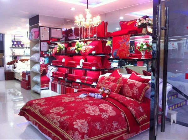 雨蘭湖北長梁專賣開業(yè)引領(lǐng)結(jié)婚熱潮
